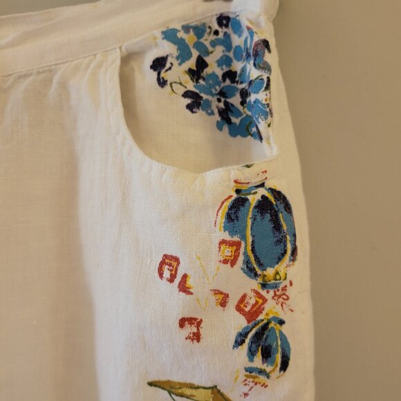 Vintage Chicos Linen Jean Capri with Asian painting Size 2 - Picture 2 of 8